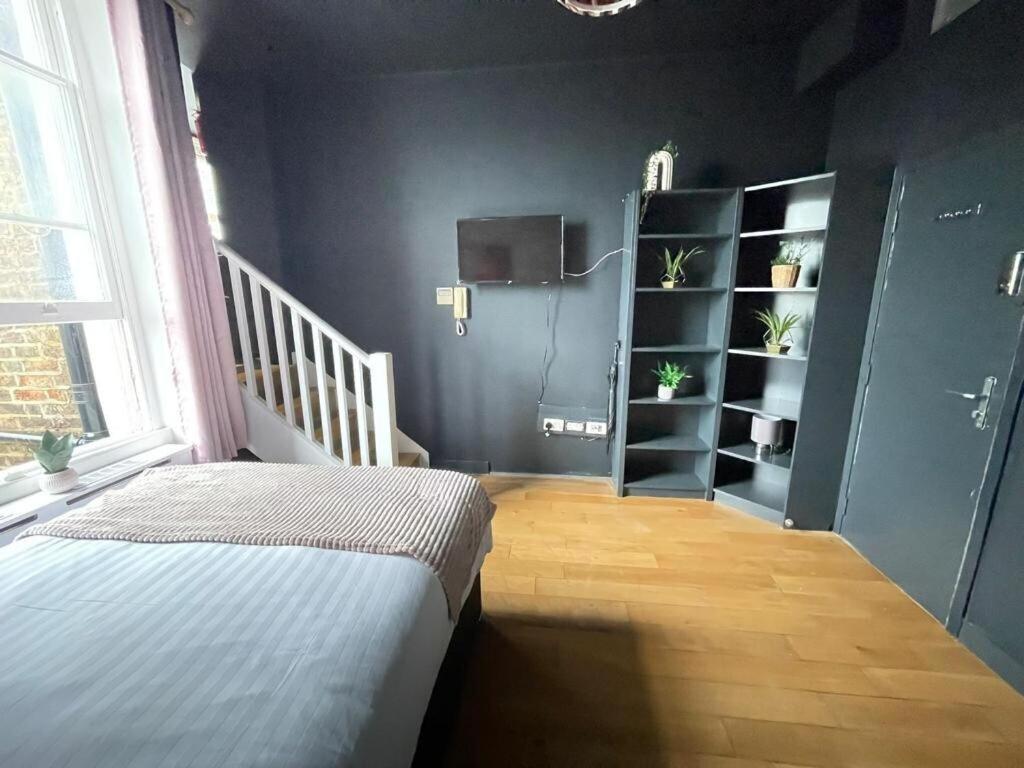 Portobello Road Artistic 'budget' Appartement Londen